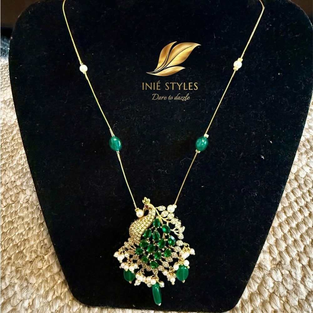 Green Peacock Pendant Invisible Necklace set
